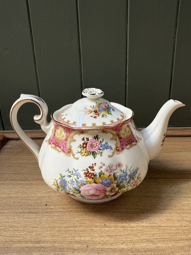 Royal Albert Lady Carlyle Small Teapot – Factory Second – Excellent Condition - Picture 6 of 6