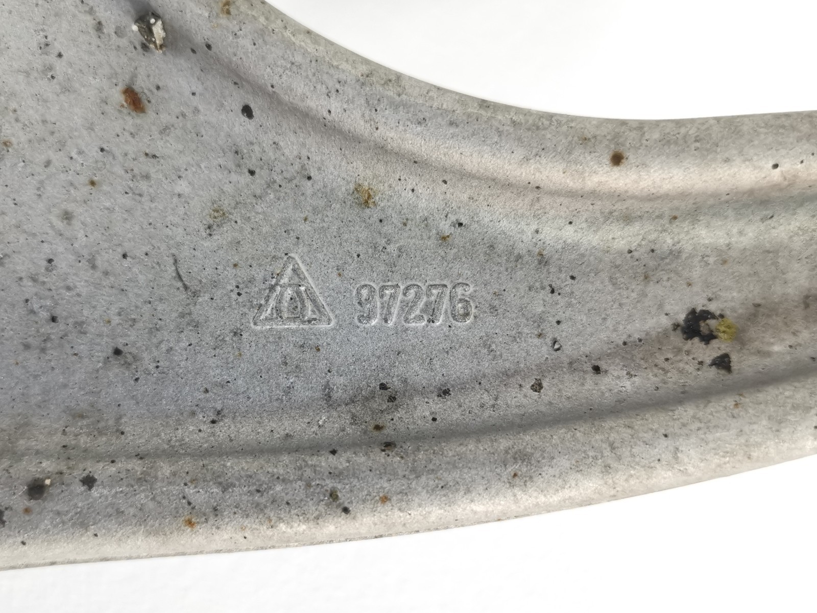 Maserati Levante 2018 Front Left Upper Control arm P/N 670031995