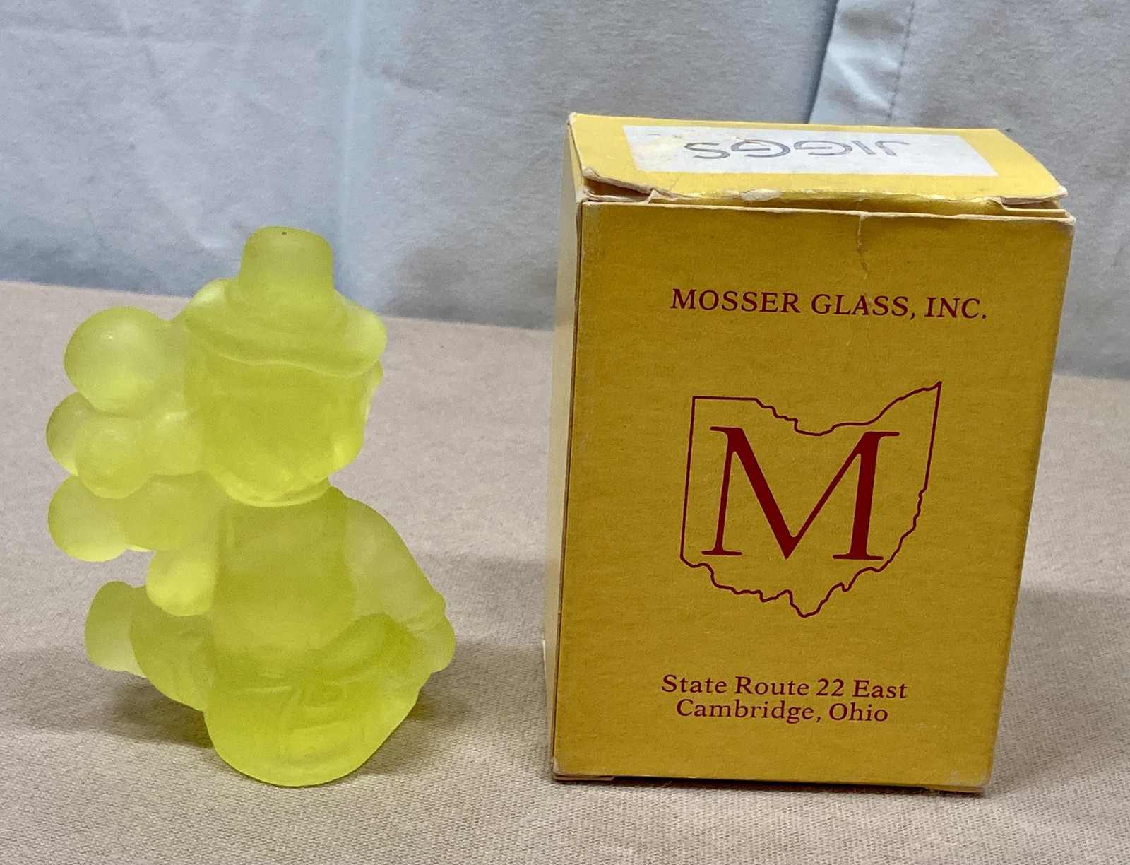 Mosser Glass Jiggs Clown Paperweight Vaseline Uranium Satin Yellow Glow Box Ohio