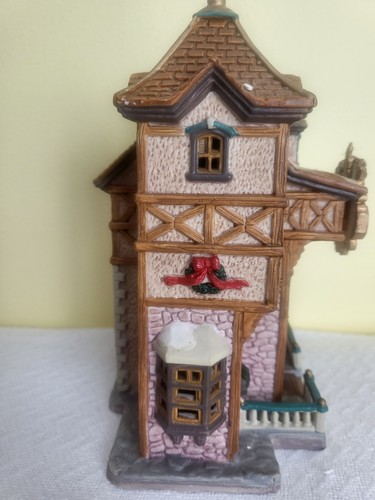 Lemax Caddington Village - Drake’s Pub 2003 Retired Illuminated Mint Condition - Picture 8 of 18
