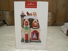 2025 HALLMARK KEEPSAKE UP ON THE HOUSETOP CHRISTMAS TABLE DECORATION