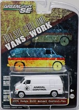 Greenlight Dodge B-100 Van Animal Control 1976 1:64 29782