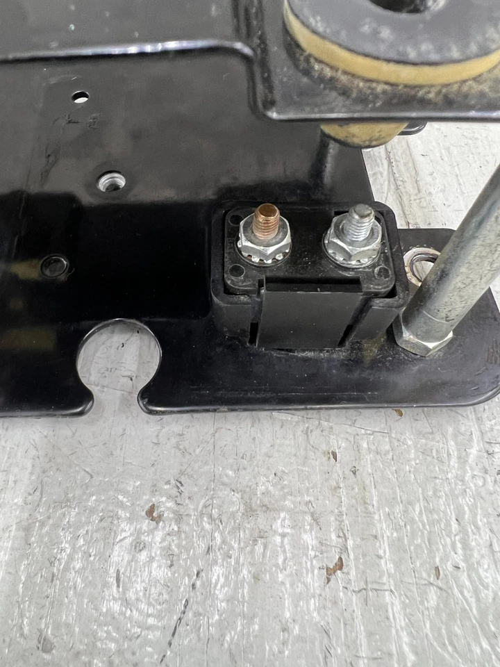 Harley Davidson Dyna Wide Glide 2000 FXDWG caja de montaje en panel de fusibles eléctricos Foto 4 de 4