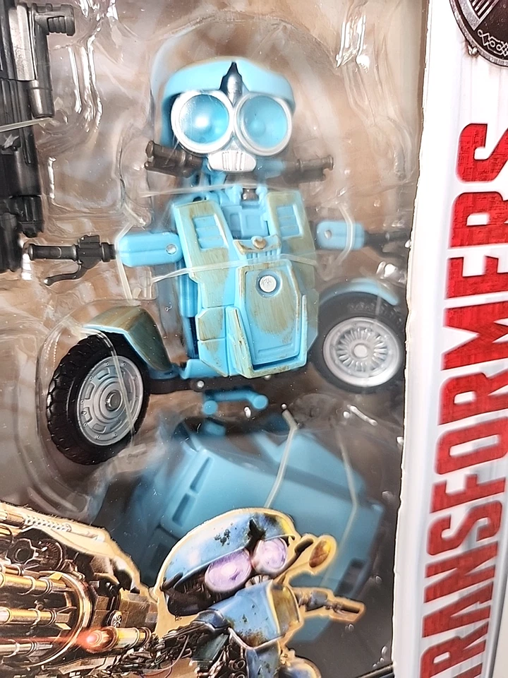 Transformers Premier Edition Autobot Sqweeks The Last Knight Hasbro Deluxe Class - Image 2 of 4