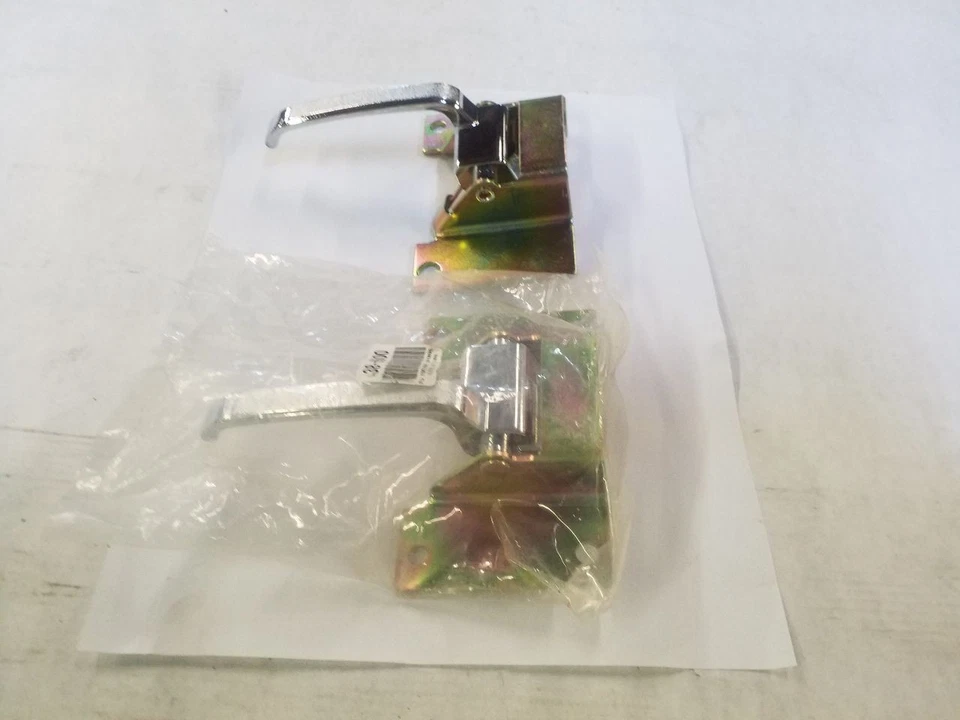 Maçaneta esquerda/direita | Compatível com 1973-1991 GM Chevrolet Suburban - Corpo quadrado - Imagem 2 de 4