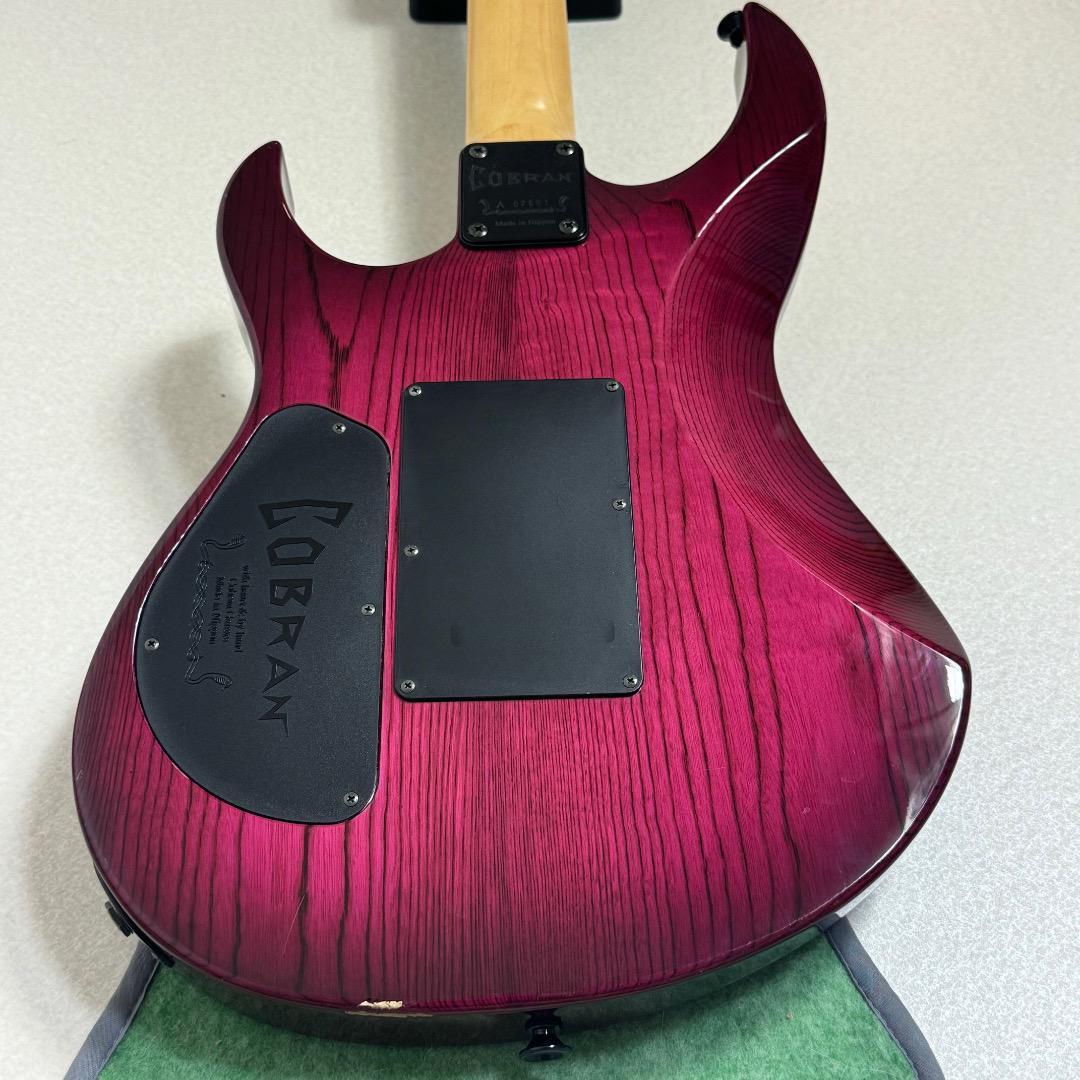Electric Guitar Cobran F-G2 See-Through Magenta Made in Electric Guitar Cobran F-G2 See-Through Magenta Made in