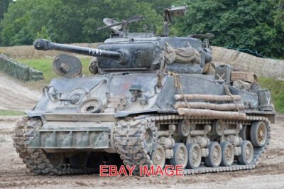 FOTO PANZER SHERMAN MK.IIIAY 'FURY' OFFIZIELLE US BEZEICHNUNG:- M4A2E8 / M4A2(76W)