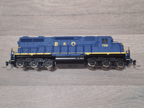 ⭐ LOCOMOTORA DIÉSEL MEHANO ESCALA HO BALTIMORE & OHIO B&O EMD SD35 #7591 ⭐ | Zustand: Used