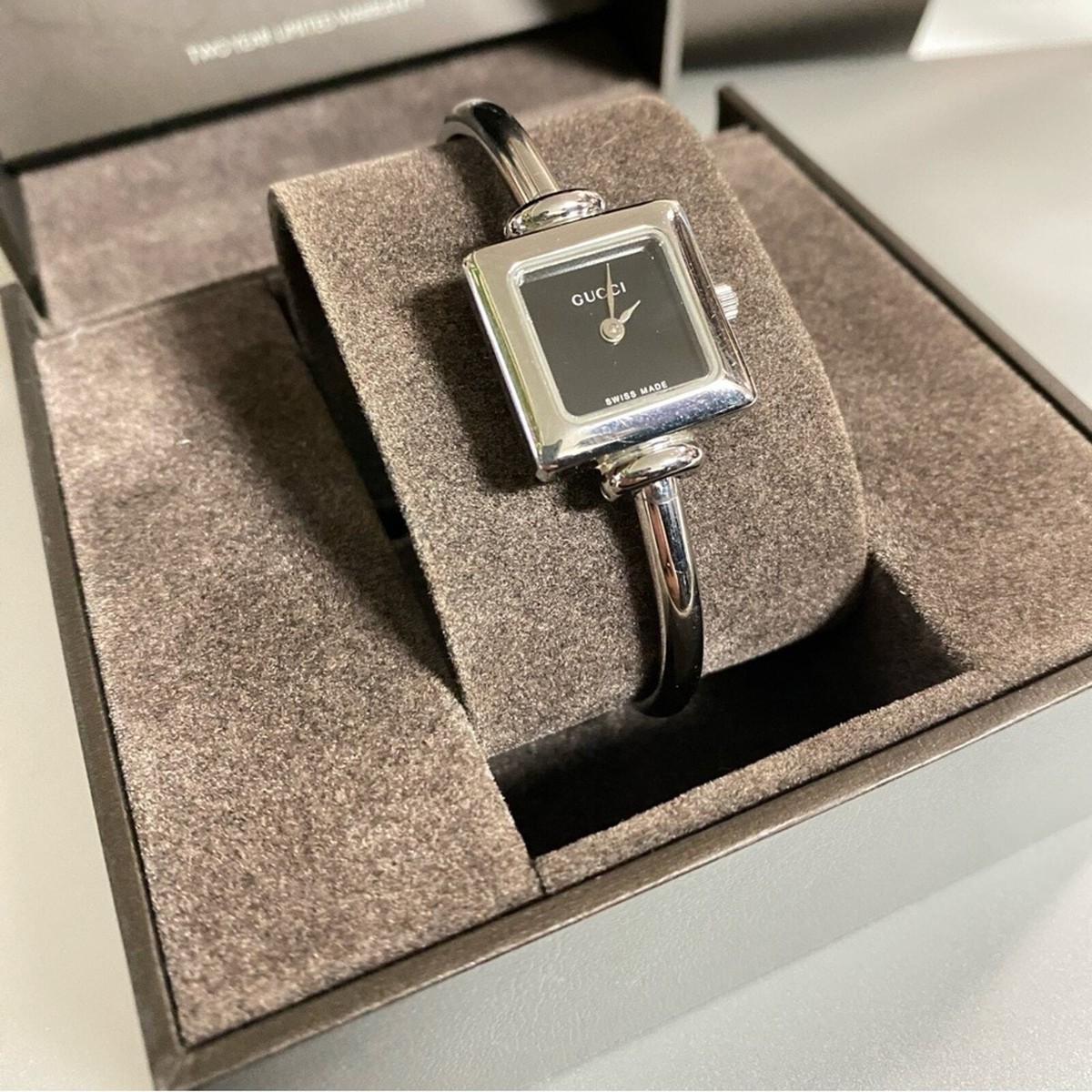 GUCCI 1900 L ステンレススチール サファイアクリスタル 防水 GUCCI 1900 L ステンレススチール サファイアクリスタル 防水