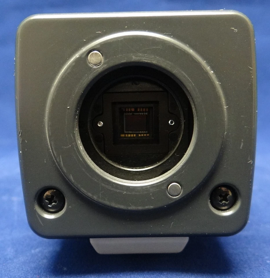 Cámara de Video Pelco Blanco y Negro Modelo MC5700-2 24V 60Hz Cámara de Seguridad Foto 3 de 4