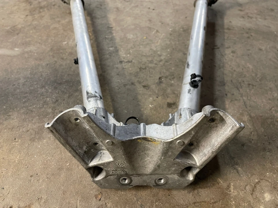 Marco de soporte de dirección OEM Polaris 600 Rush Pro S X Switchback 800 15-19 Foto 2 de 3