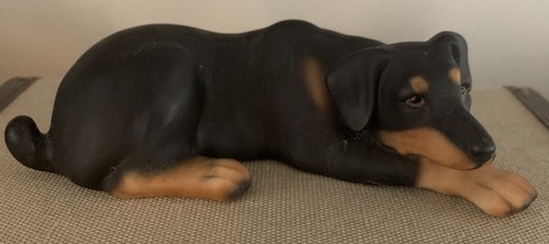 Vtg Harvey Knox Doberman Pincher Dog Figurine D231A Down/Uncropped Ears