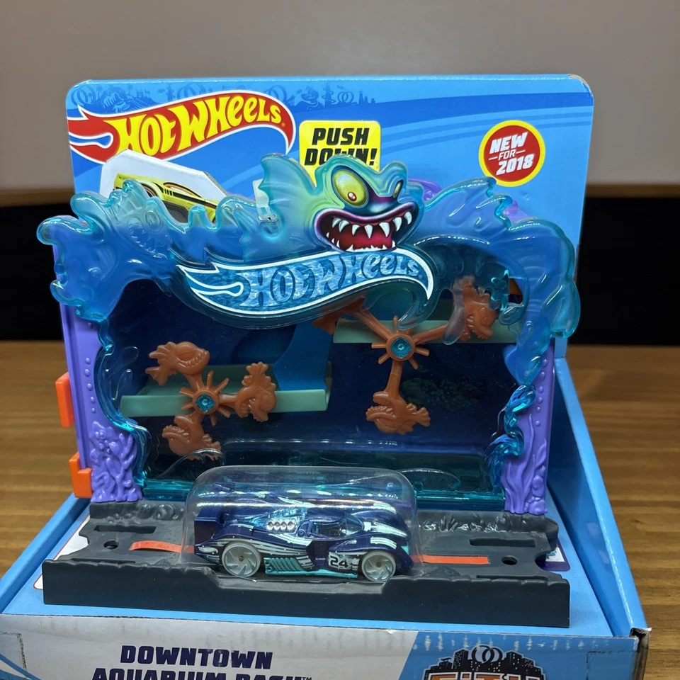 Hot Wheels City Downtown Aquarium Bash Play Set - Rare-NOS 2018 - Image 3 of 4