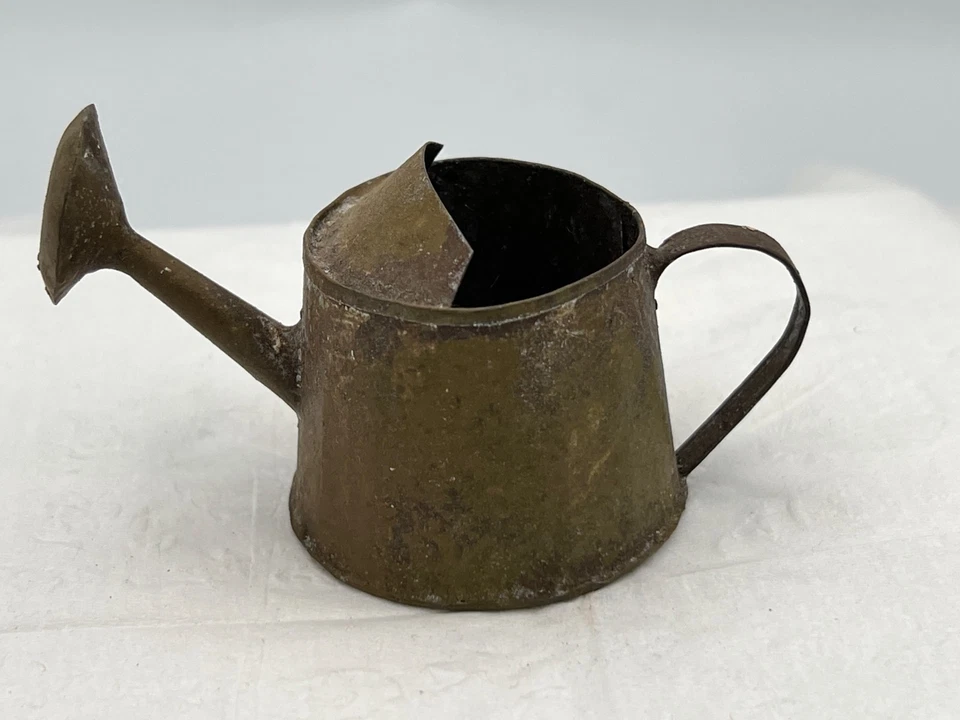 Lote de 3 regaderas miniatura vintage hechas a mano para casa de muñecas de metal de hojalata Foto 4 de 4