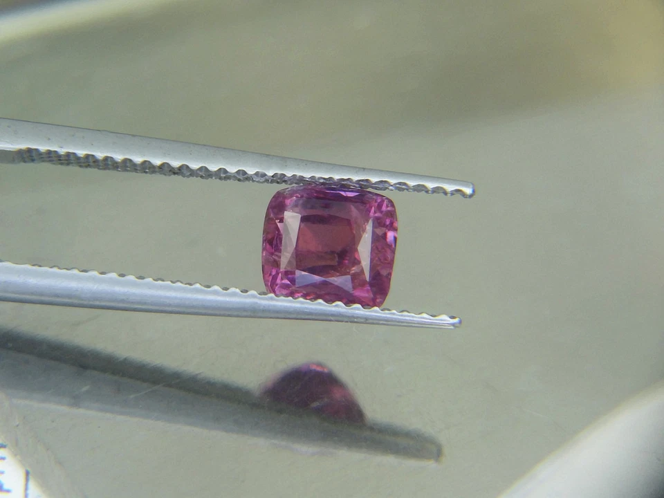1,354 карата Мадагаскар неотапливаемый натуральный ярко-розовый сапфир подушка драгоценный камень - Изображение 2 из 2
