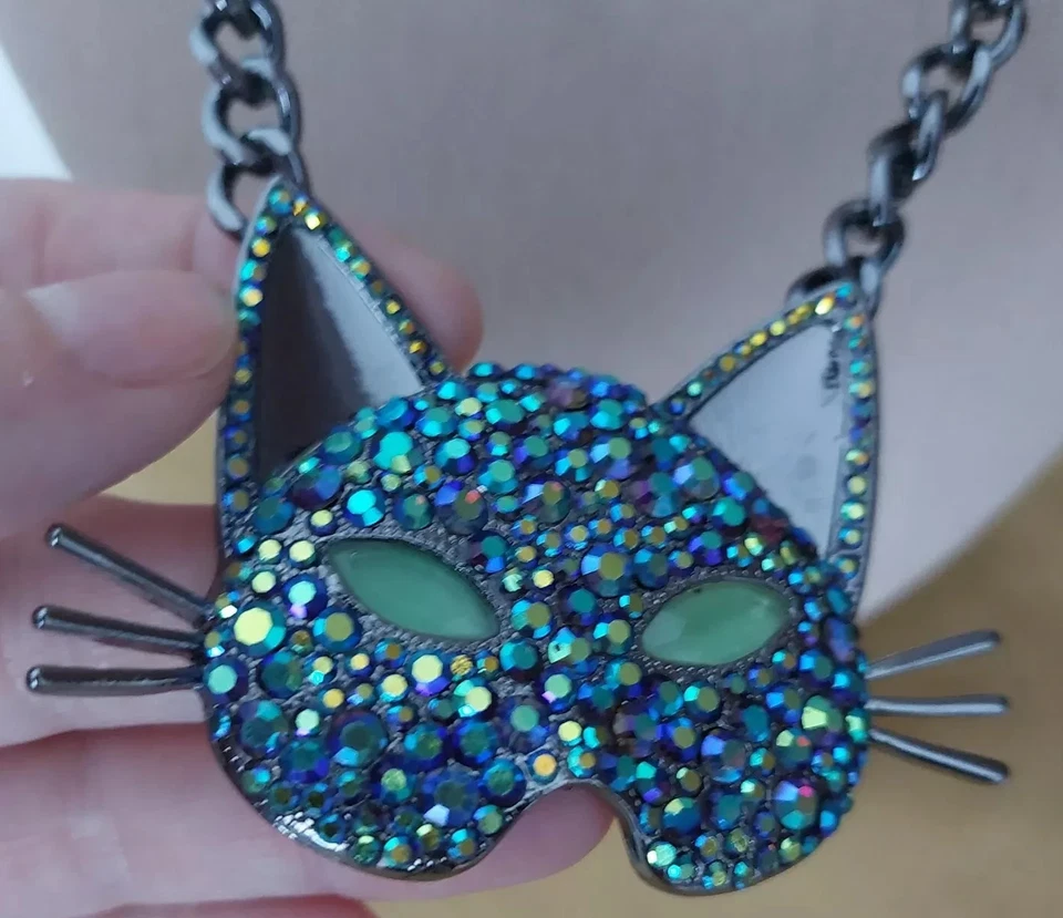 Betsey Johnson Rhinestone Cat Pendant Necklace Glow In The Dark Eyes ~ NWT Foto 2 de 3