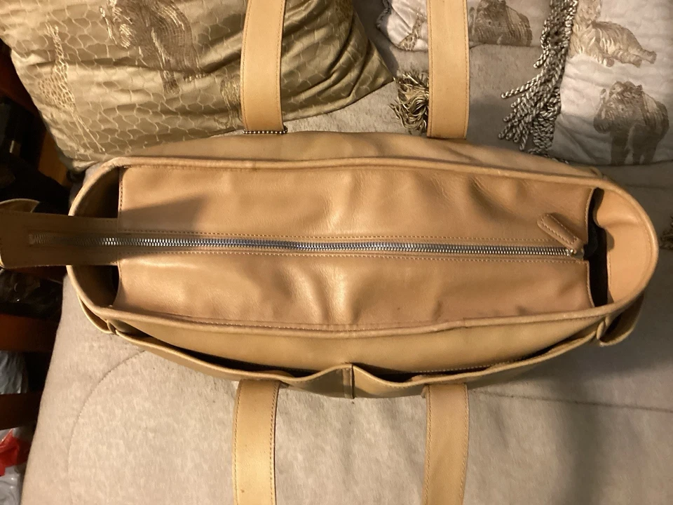 BOLSO DE PAÑALES COACH NUEVO CON ETIQUETAS # 5098 CUERO CON CAMBIADOR Y ETIQUETA. NUNCA USADO SFH PF Foto 2 de 4