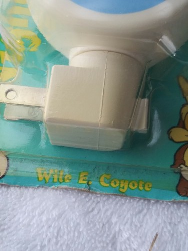 Warner Bros Vintage 1995 Night Light Looney Tunes Baby Wile E.Coyote GE Lovables - Picture 3 of 5