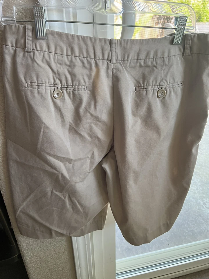 Shorts elástico Mossimo elástico feminino tamanho 12 cáqui zíper frontal - Imagem 2 de 4