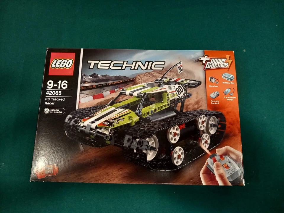 LEGO Technic 42065 RC Tracked Racer, foto 1 di 4