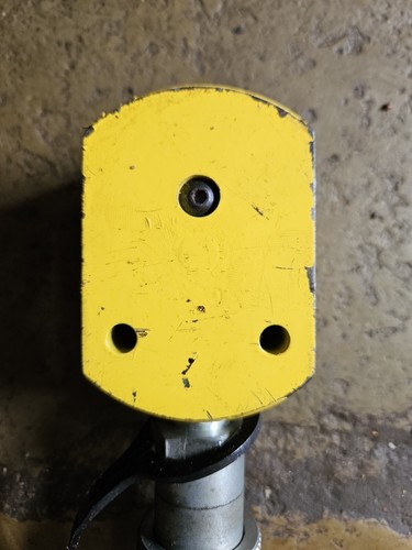 Enerpac Flat-Jac RSM100 Hydraulic Jack - Picture 5 of 7