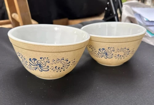 Vintage Pyrex Homestead Blue Tan Speckled Nesting Mixing Bowls Qty 2  401  750ml