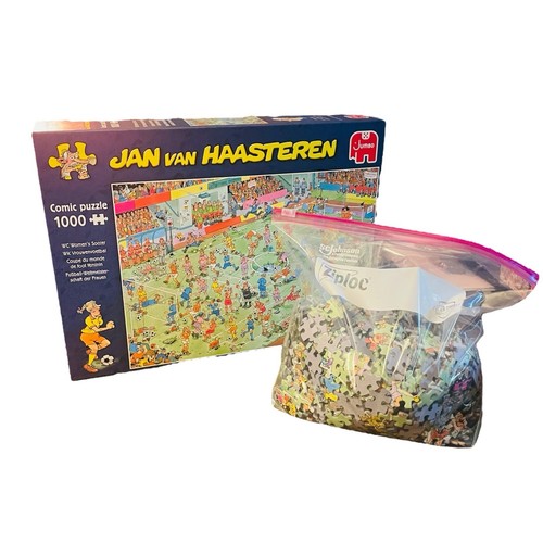 Jan Van Haasteren Puzzle WC Mujer Fútbol 1000 Piezas Cómic Jumbo #19091 - Imagen 2 de 13