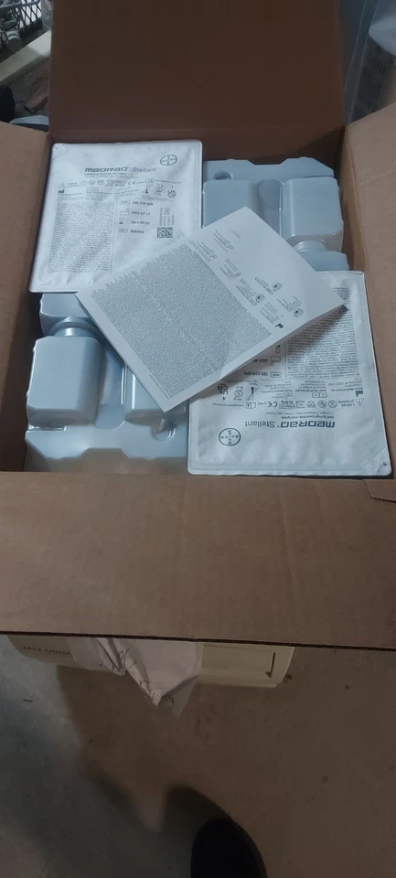 Bayer Medrad Stellant Doble Jeringa Paquete Cuádruple con Estuche de Picos (20) Foto 3 de 3