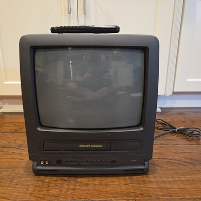 Phillips Magnavox 13'' TV  CCX132AT02 TV VCR. VCR NOT WORKING AS IS PARTS/ REPAIR