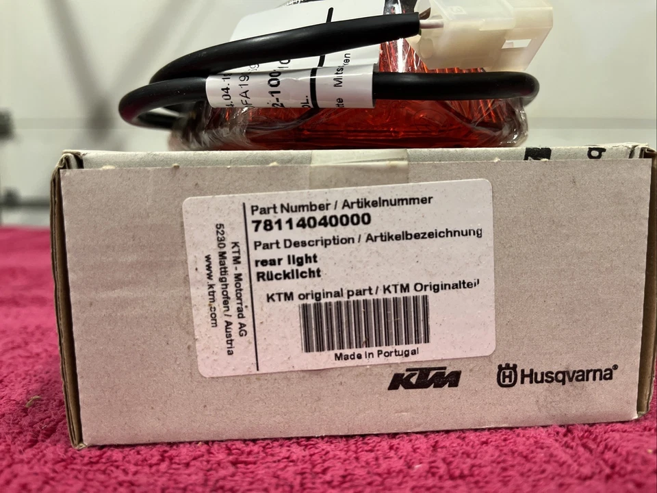 Luz trasera KTM NOS Foto 2 de 3