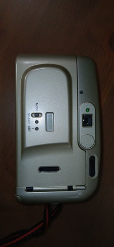 Kyocera Yashica Zoomate 70 Point and Shoot 38 to 70mm zoom 35mm Camera w/ Case - Picture 6 of 13