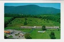 DARLING KELLY’S MOTEL & GIFT SHOP, BENNINGTON, VT. - HOWARD JOHNSON’S –1960s PC