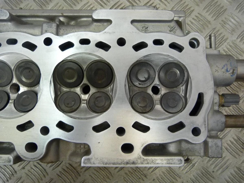 TOYOTA COROLLA 1.6 VVTI 3ZZ-FE PETROL COROLLA CYLINDER HEAD & CAMSHAFTS - Image 3 of 4