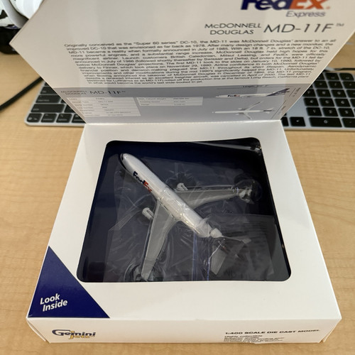 Rare! GeminiJets 1:400 McDonnell Douglas MD-11F FedEx Express N608FE GJFDX1149 - Picture 3 of 9