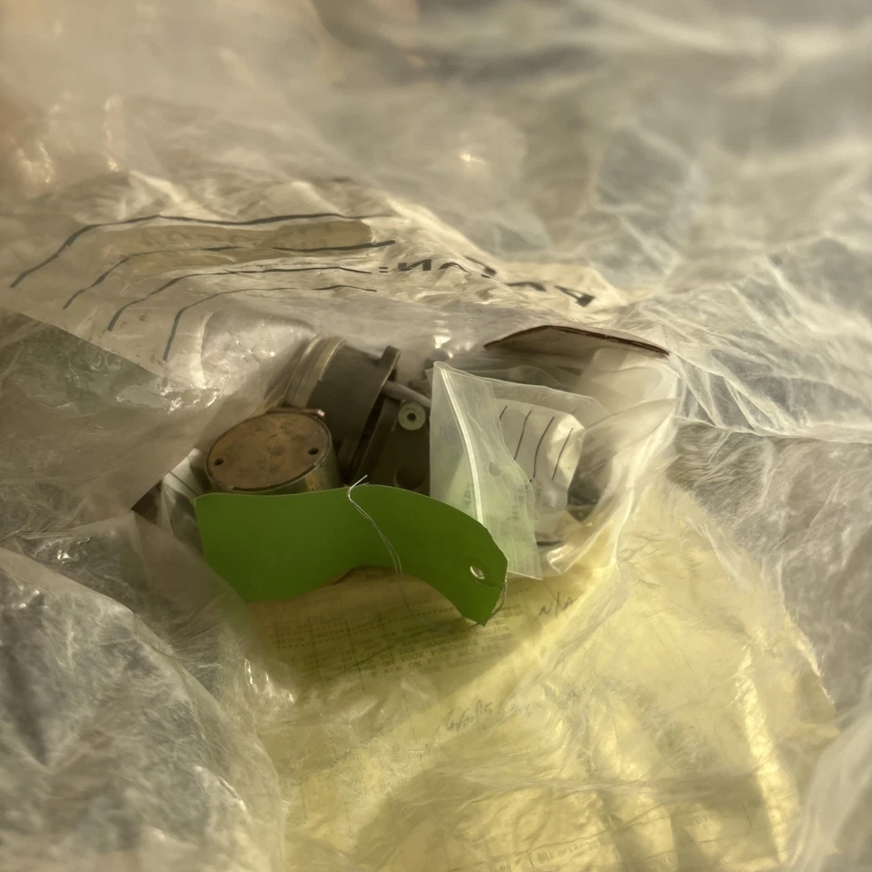 Conjunto de válvula de cierre de cortafuegos de avión de haya 118-389005-1 (Alt: ZMV13) Foto 2 de 4