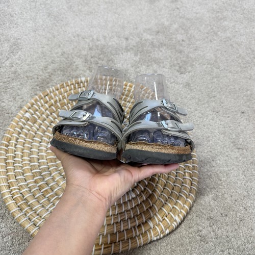 Sandalias Birkenstock Granada de cuero nobuck FLAW en plata metálica 37/US 6,5 - Imagen 9 de 18