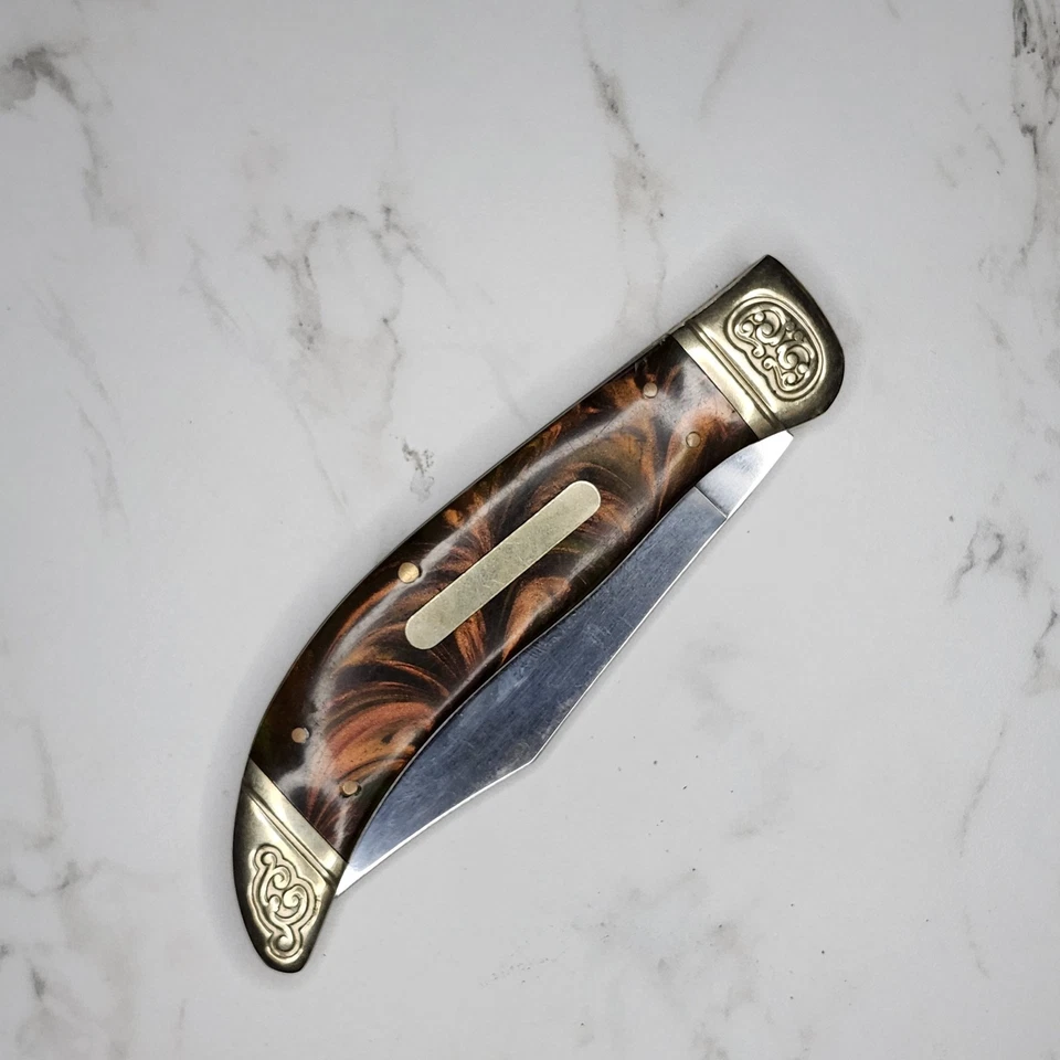 Cuchillo Plegable Schrade EE. UU. De Colección Hecho a Mano Scrimshaw Escena de Alce Falta Inserto Foto 2 de 4