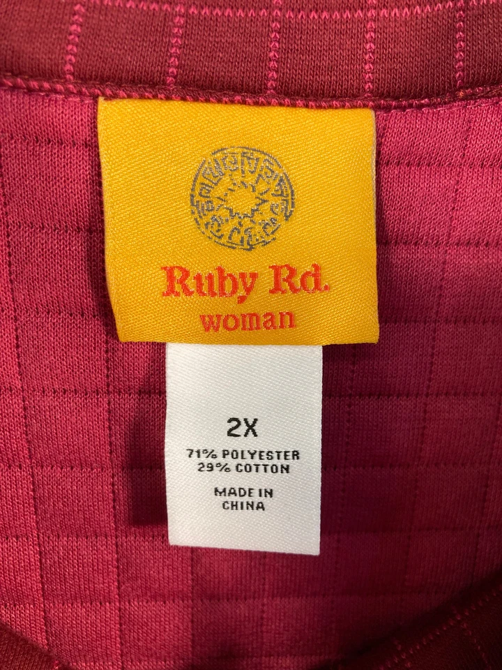 Ruby Rd. Vest Women's Plus 2X Burgundy/Red Snap Front Mock Neck Quilted Look NEW - Image 3 of 4