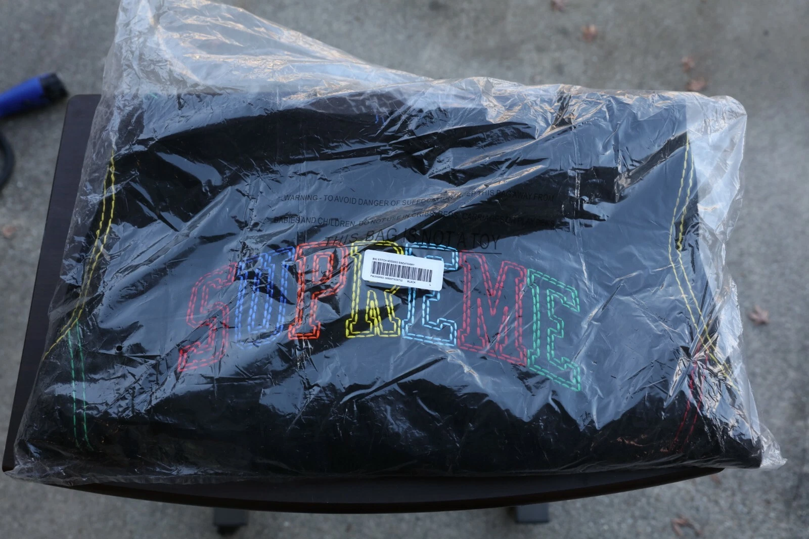 Sweat à capuche Supreme Big Stitch noir neuf, scellé L