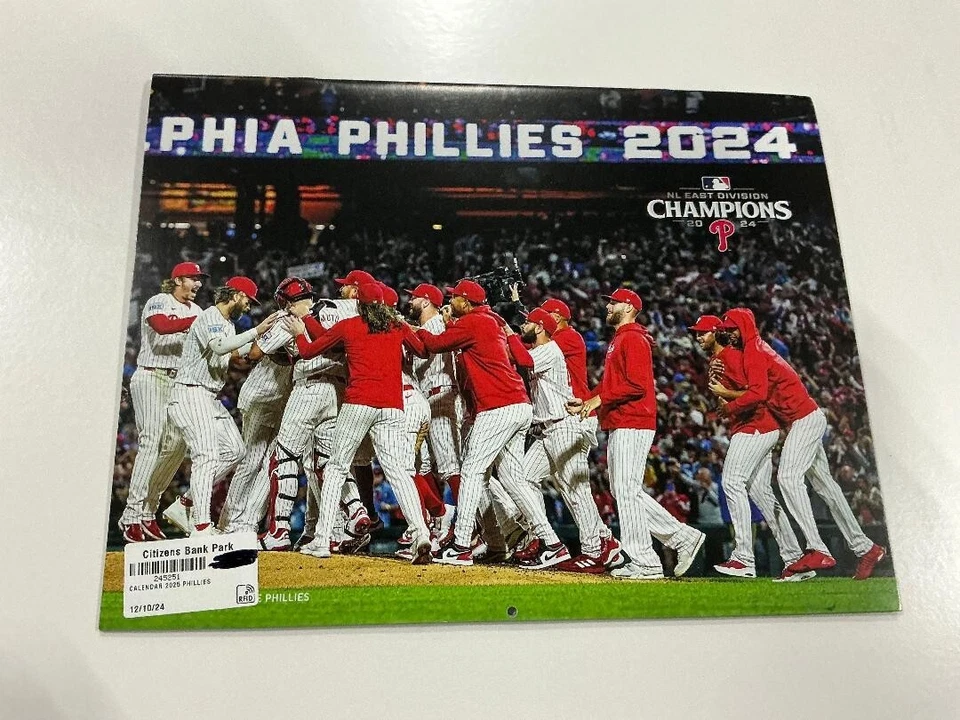 PHILLIES 2025 CALENDARIO EQUIPO UN JUGADOR EN CADA MES NUEVO SGA Foto 2 de 4