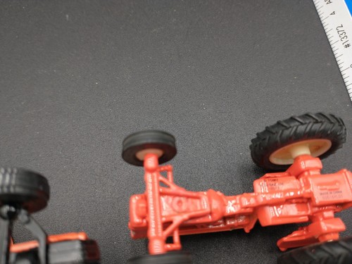 2 Vintage Ertl Allis-Chalmers Tractors #8070 and #D19 1:43 Die-Cast #1806 - Picture 11 of 14