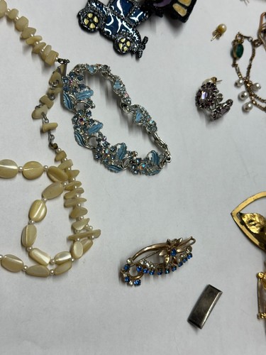 Vintage Antique Estate Jewelry Box + Contents Rings, Brooch, Rhinestone, Costume - Picture 3 of 10