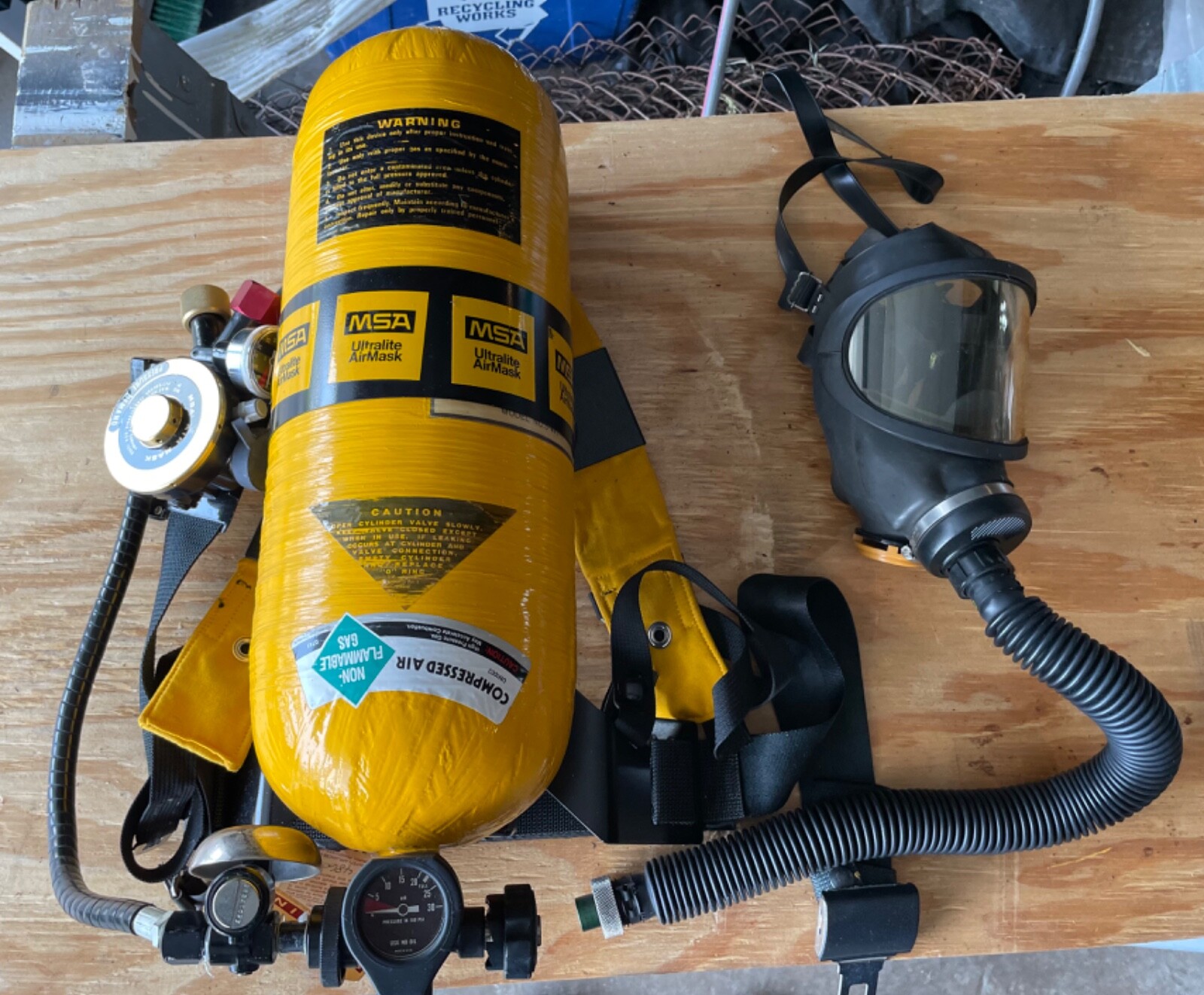 MSA Ultralite Air Mask Pressure Demand Oxygen System Complete with Case Mask