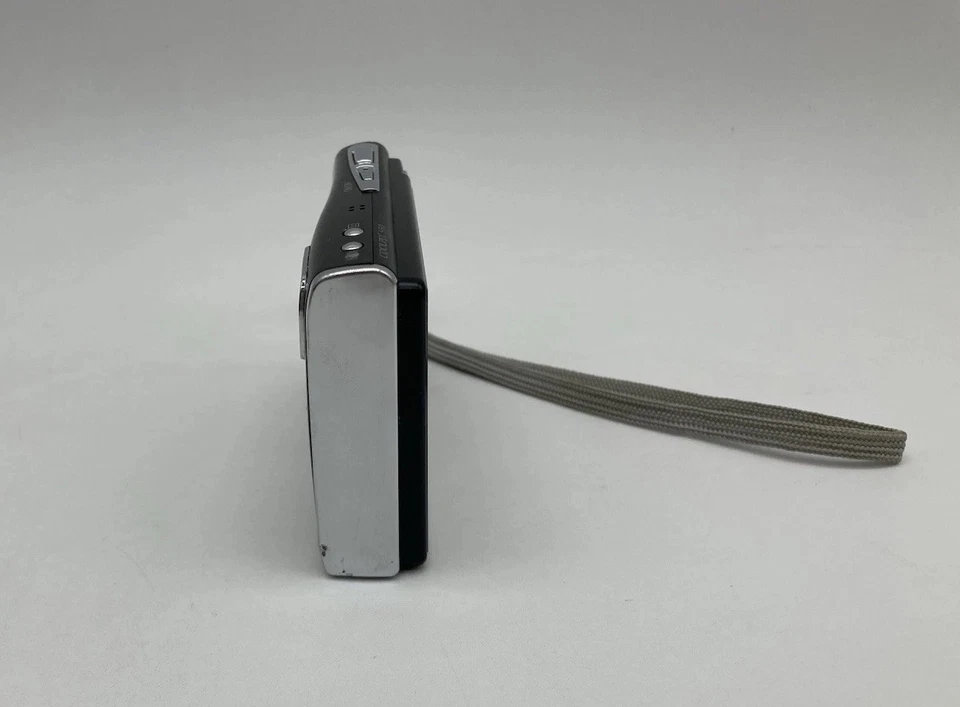 Nikon COOLPIX S50 Black 7.2MP 3x Zoom Compact Digital Camera 2 Batteries Box - Image 4 of 4