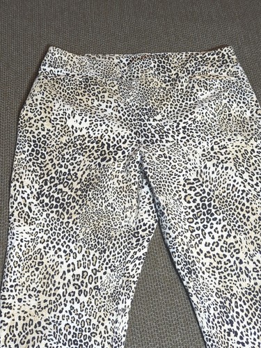 Chicos Women's Pants | Size 1P | Stylish Leopard Print - Picture 5 of 21