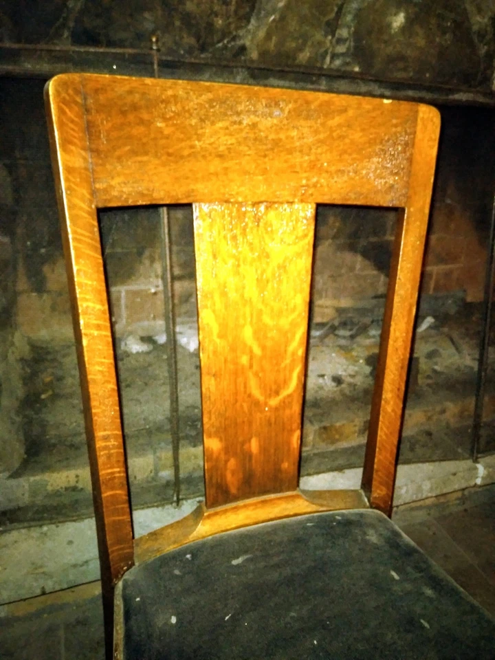 Par de sillas antiguas de nogal oscuro y cuero del siglo XIX Foto 4 de 4