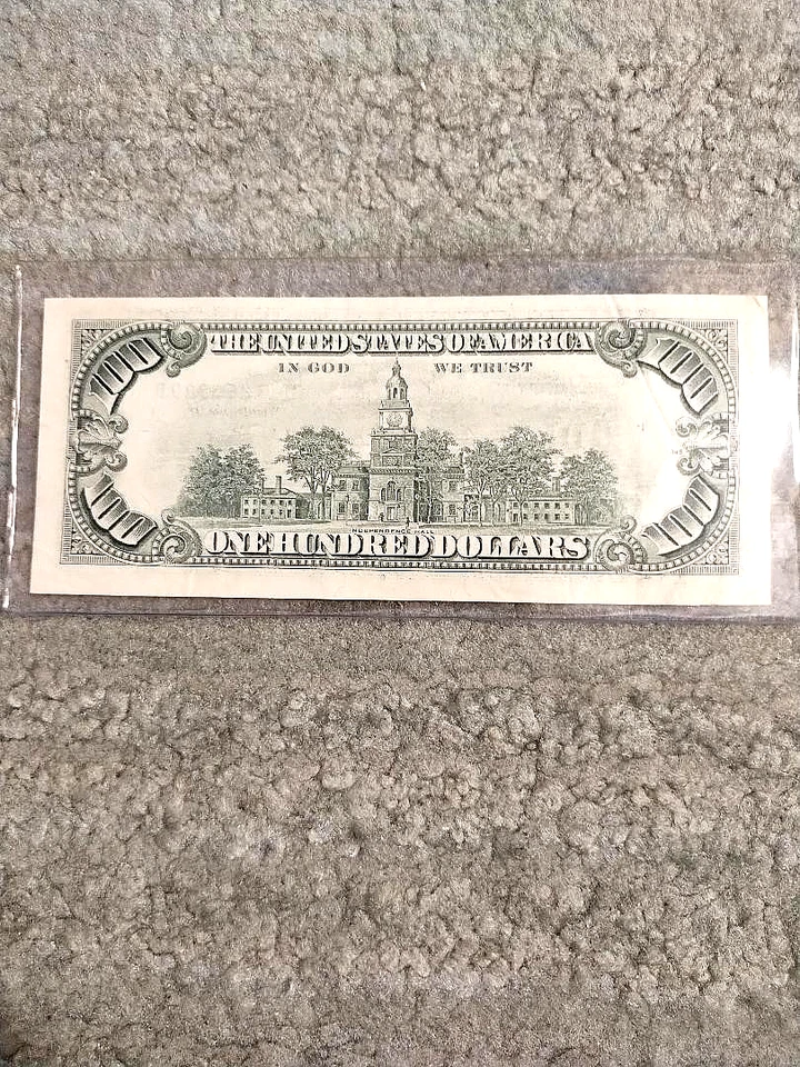 1990 $100 FED RES NOTE UNC LIGHT CREASE S/N D 11263389 B SMALL PORTRAIT - Image 2 of 2