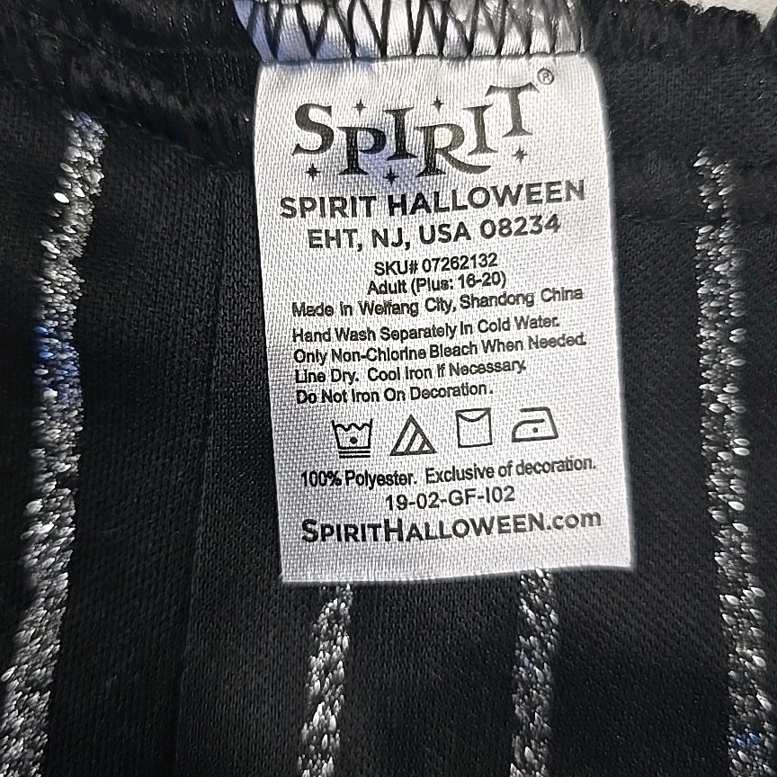 Falda Larga Negra Bruja Spirit Halloween Adulto Plus (16-18) Telaraña Plateada Foto 3 de 4