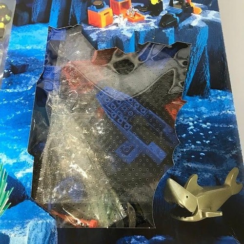 LEGO System 6190 Aquazone Shark's Crystal Cave Sealed - Picture 5 of 9