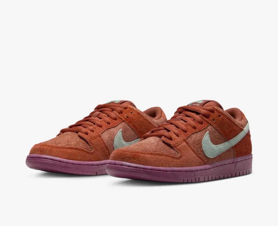 靴 Nike SB Dunk Low Mystic Red and Rosewood Nike SB Dunk Low 'Mystic Red and Rosewood' (DV5429-601